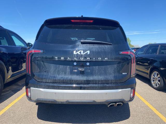 Used 2023 Kia Telluride EX w/ EX Captain's Chair Package AWD/4WD image 11