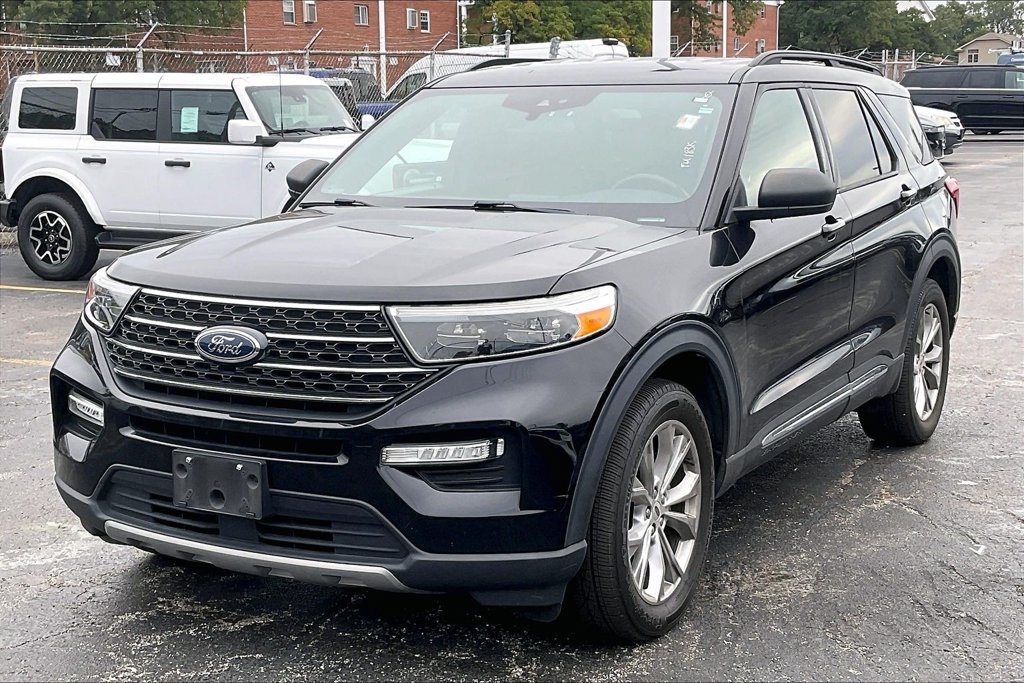 Certified 2020 Ford Explorer XLT w/ Equipment Group 202A AWD/4WD image 11