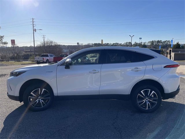 Used 2021 Toyota Venza LE image 2