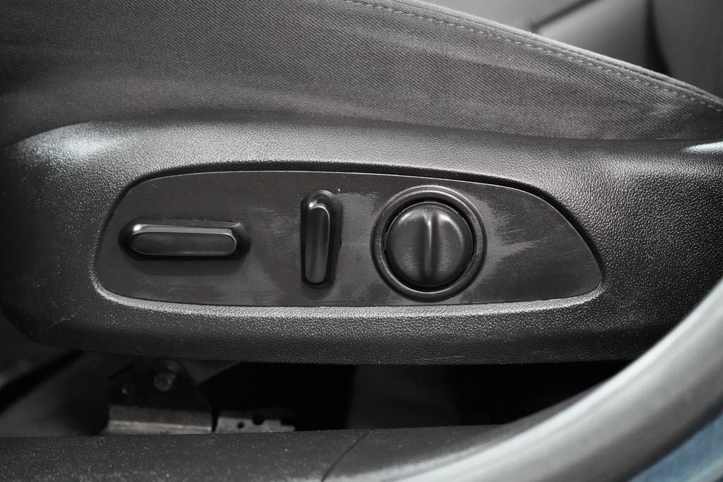 Used 2019 Chevrolet Malibu LT FWD image 21