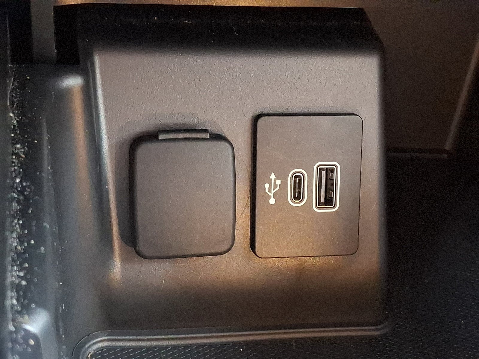 Certified 2025 Ford Explorer Active RWD image 23