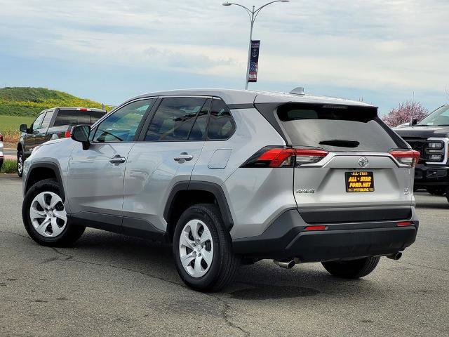 Used 2024 Toyota RAV4 LE AWD/4WD image 3