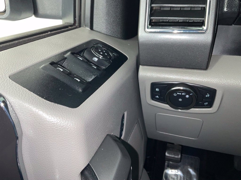 Certified 2017 Ford F150 XLT w/ Trailer Tow Package RWD image 19