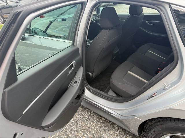 Used 2023 Hyundai Sonata SE FWD image 12