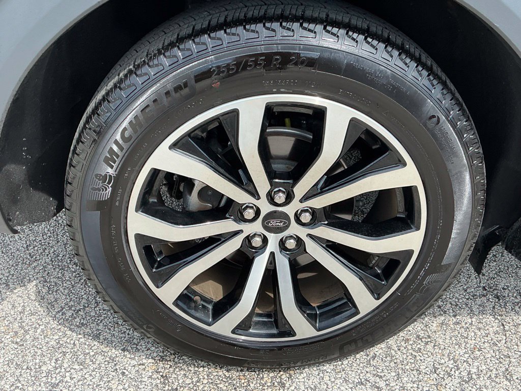 Certified 2025 Ford Explorer ST-Line w/ Premium Package RWD image 17