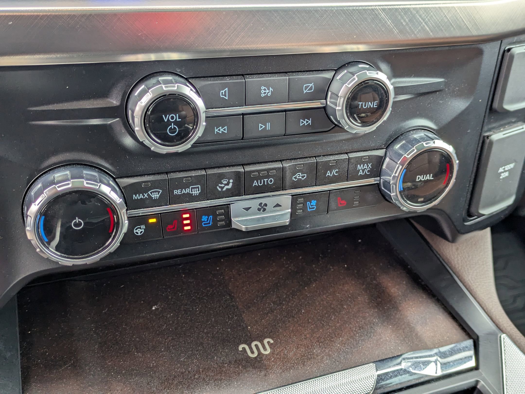 Certified 2024 Ford F250 King Ranch w/ Chrome Package image 25