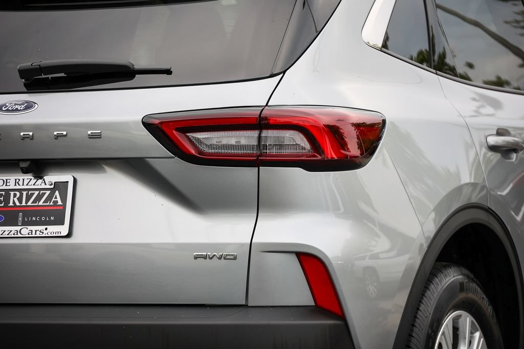 Certified 2023 Ford Escape Active AWD/4WD image 18