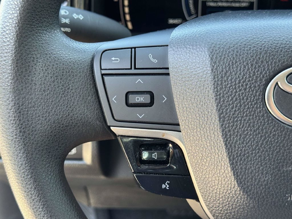 Used 2025 Toyota Camry LE FWD image 12