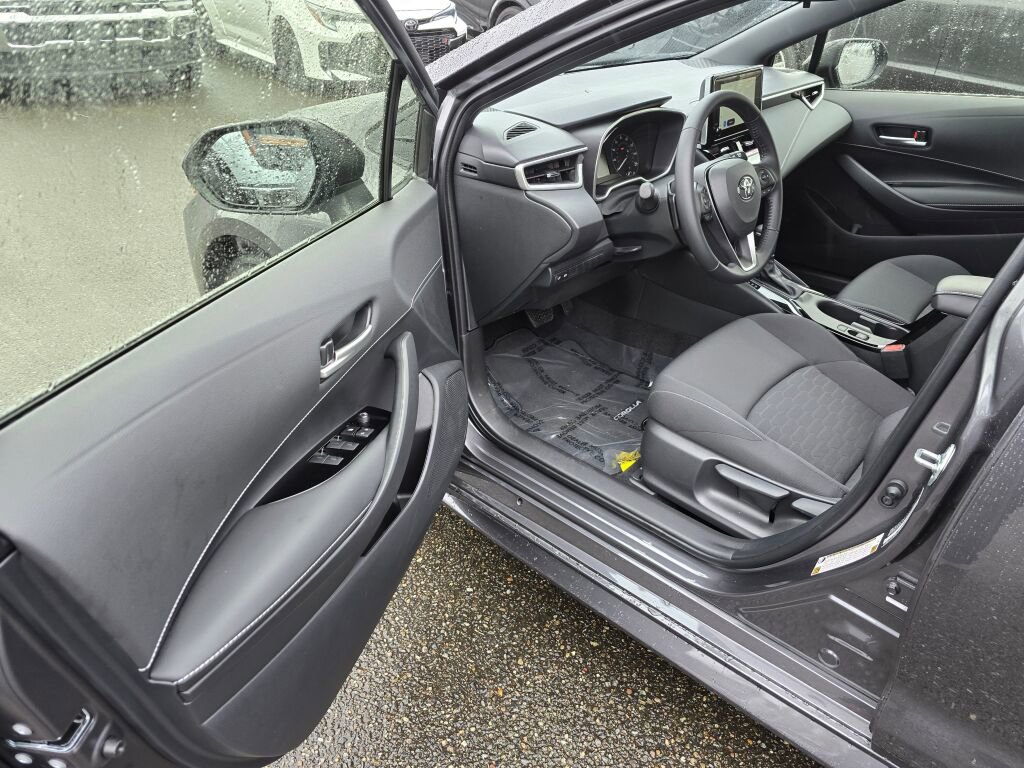 Used 2026 Toyota Corolla SE FWD image 14