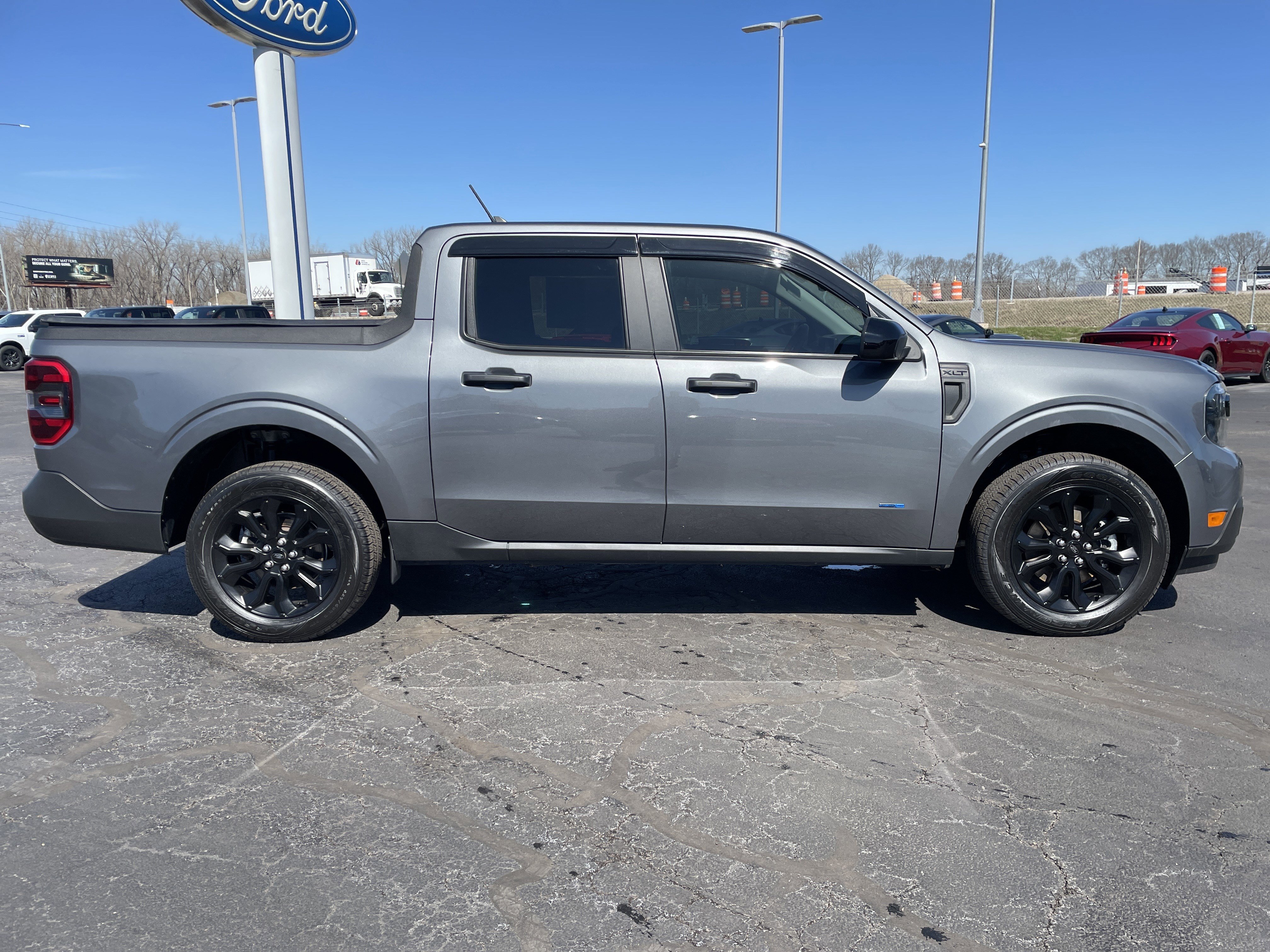 Certified 2024 Ford Maverick XLT w/ XLT Luxury Package image 6