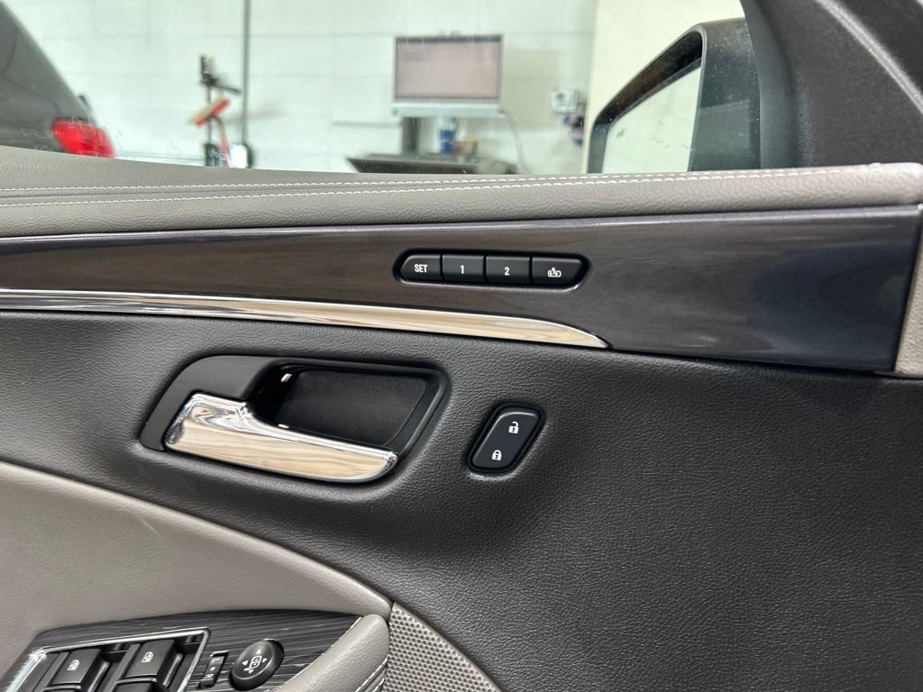 Used 2017 Chevrolet Impala Premier w/ Enhanced Convenience Package FWD image 16