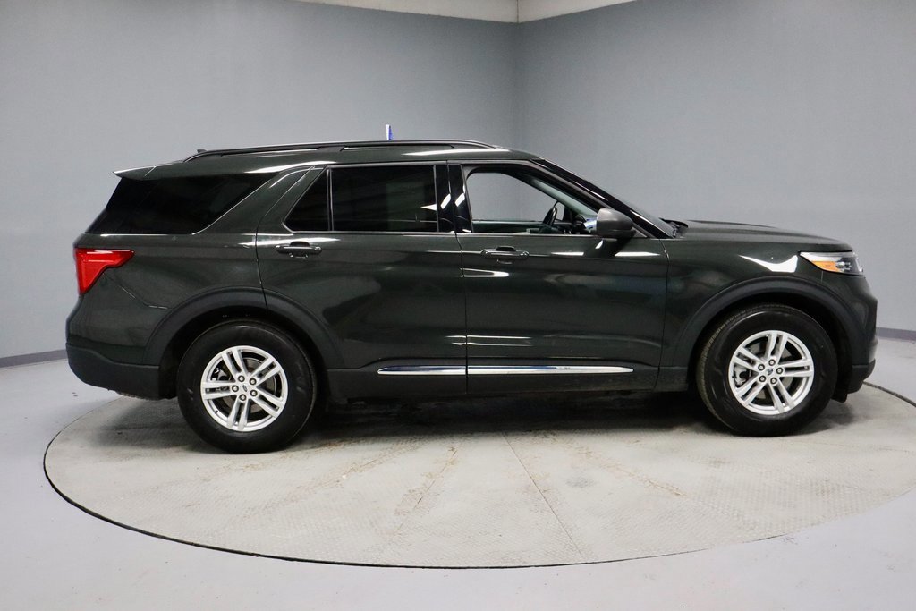 Certified 2022 Ford Explorer XLT image 6