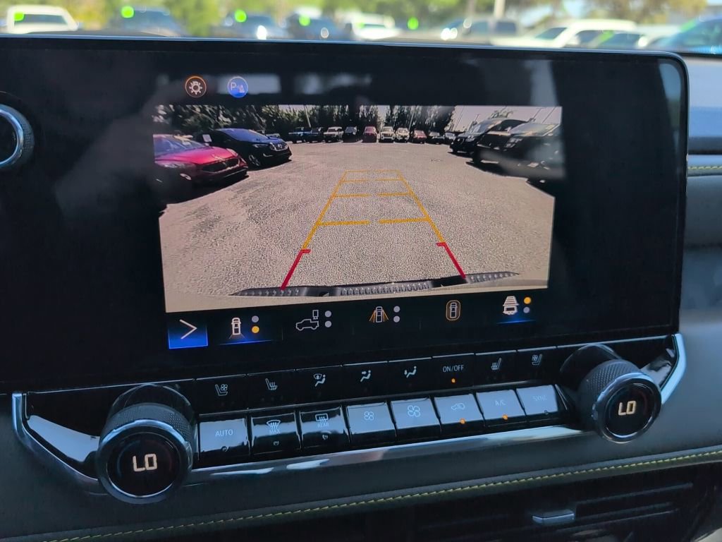 Used 2023 Chevrolet Colorado ZR2 w/ ZR2 Convenience Package III image 17