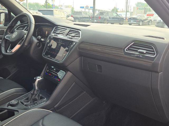 Used 2023 Volkswagen Tiguan SEL R-Line image 10