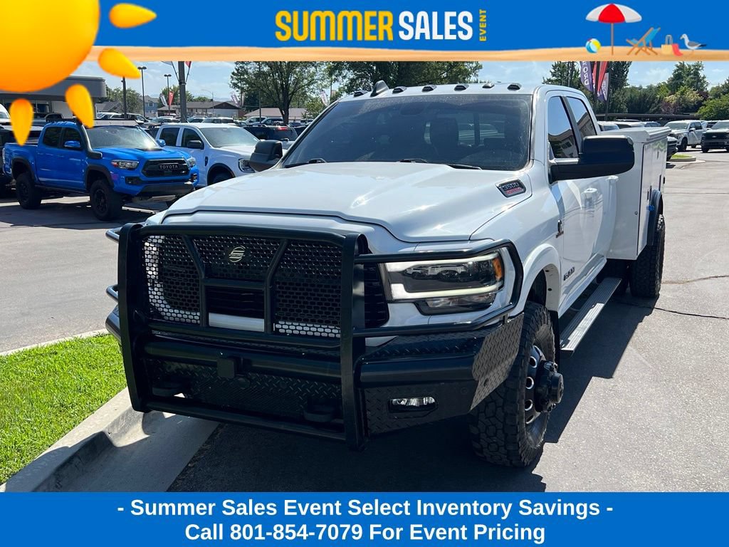 Used 2022 RAM 3500 Laramie AWD/4WD image 2