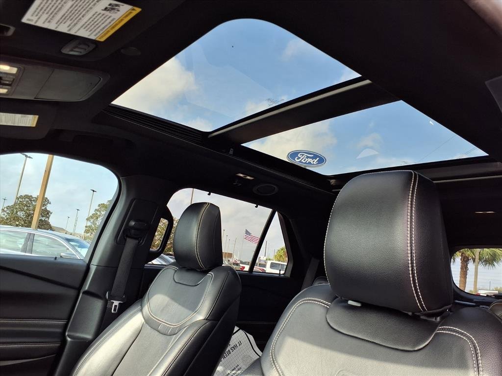 Certified 2020 Ford Explorer ST w/ ST Street Pack image 8