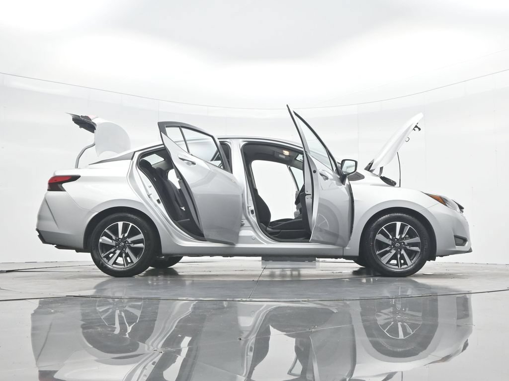 Used 2025 Nissan Versa SV FWD image 49