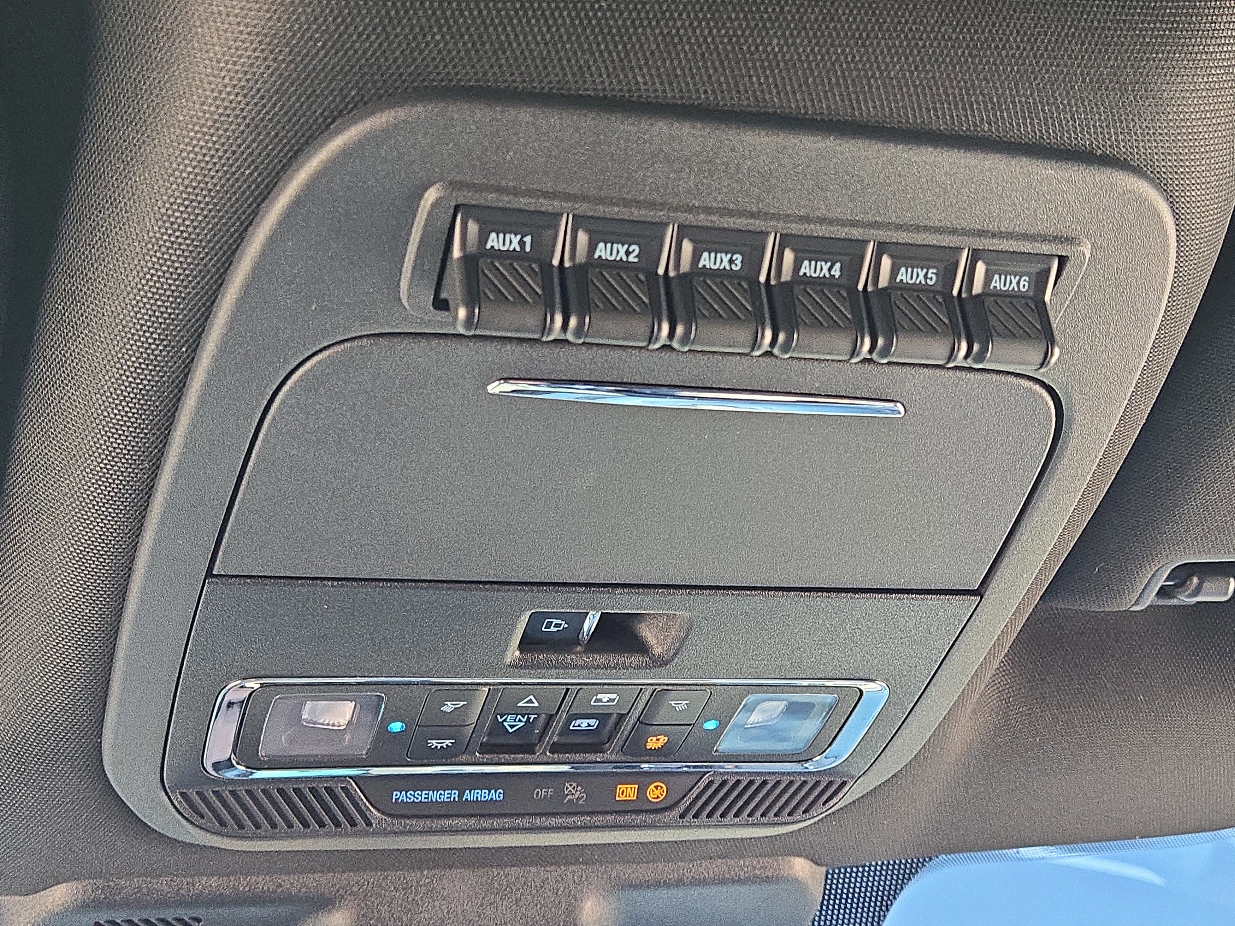 Certified 2023 Ford F450 Platinum w/ FX4 Off-Road Package image 37