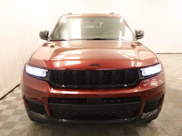 Used 2025 Jeep Grand Cherokee L Laredo AWD/4WD image 9