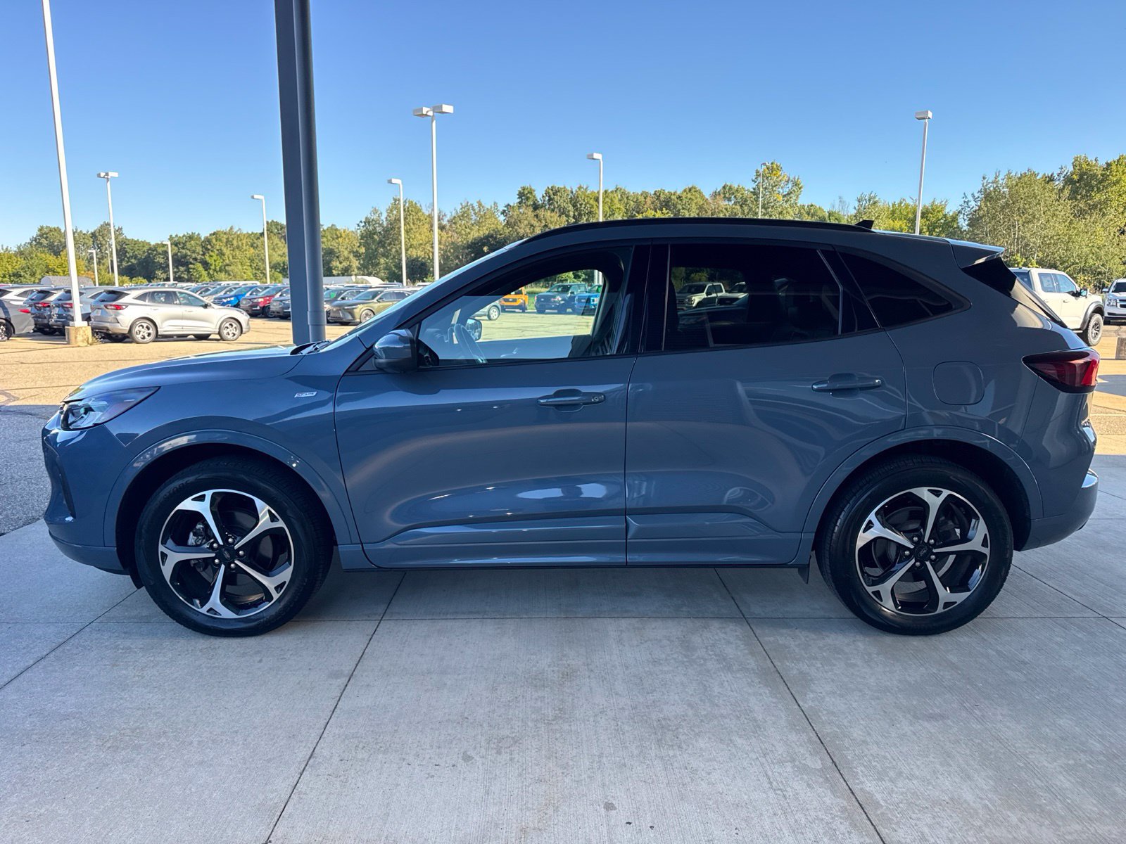 Certified 2024 Ford Escape ST-Line Select w/ Tech Pack #2 AWD/4WD image 4