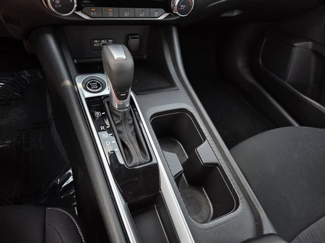 Used 2023 Nissan Sentra SV FWD image 11