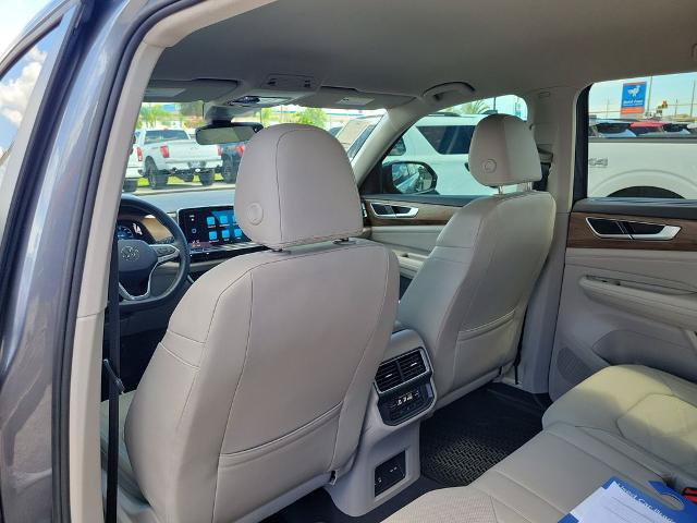 Used 2024 Volkswagen Atlas SE FWD image 13