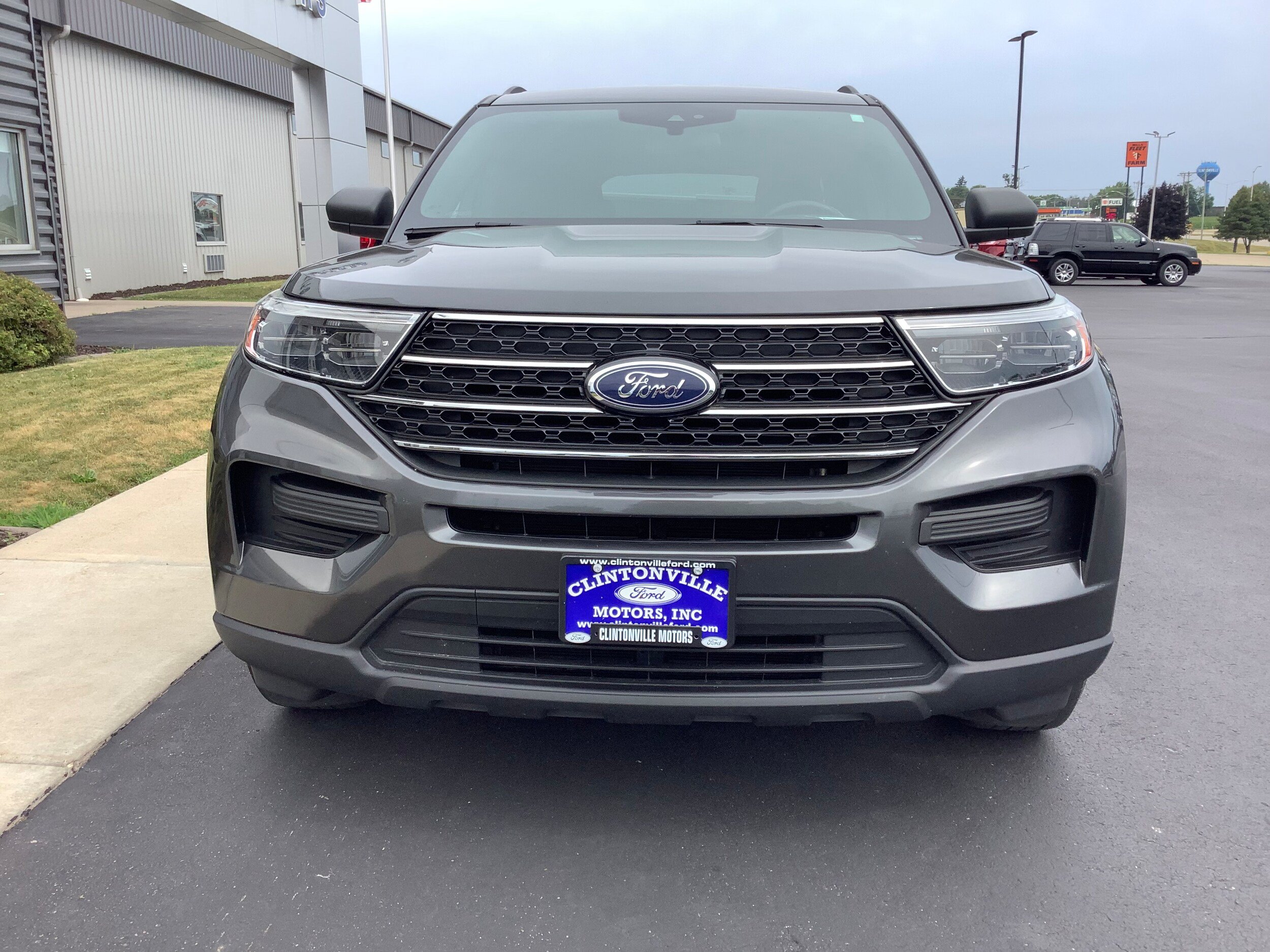 Certified 2020 Ford Explorer XLT w/ Comfort Package AWD/4WD image 3