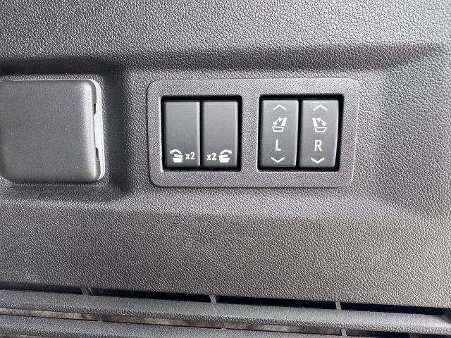 Used 2024 GMC Yukon Denali AWD/4WD image 19