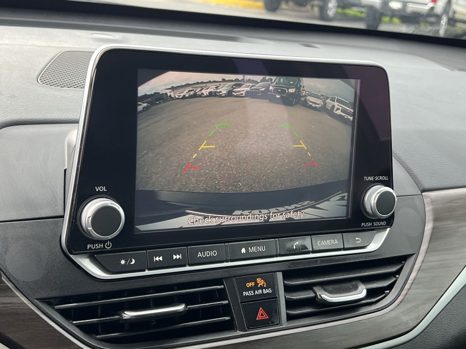 Used 2025 Nissan Altima 2.5 SV FWD image 19