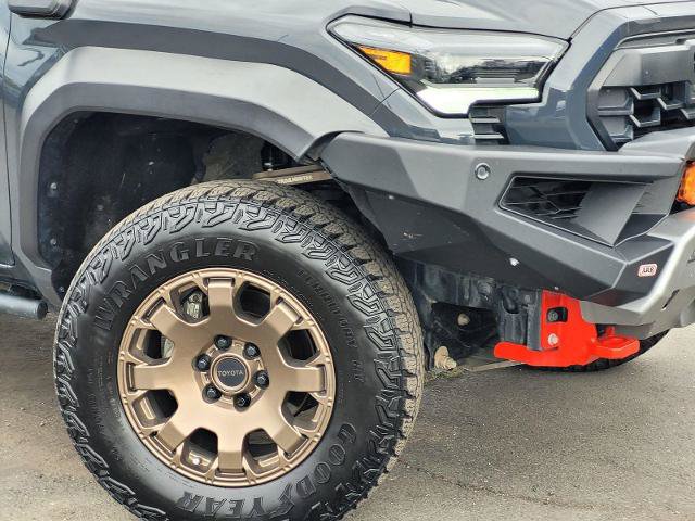Used 2024 Toyota Tacoma 4x4 Double Cab Hybrid image 5