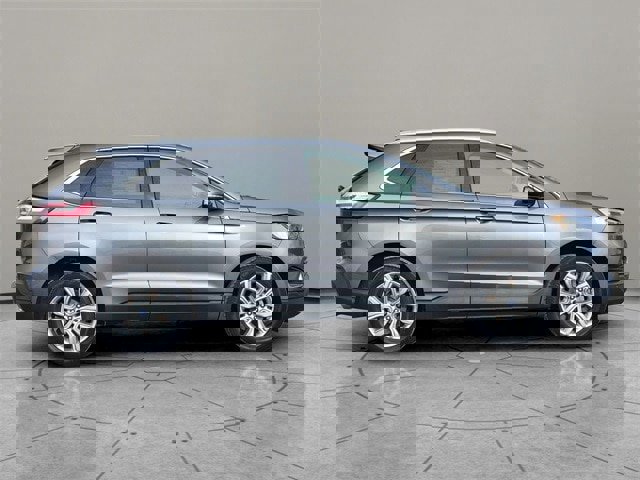 Certified 2022 Ford Edge Titanium image 2