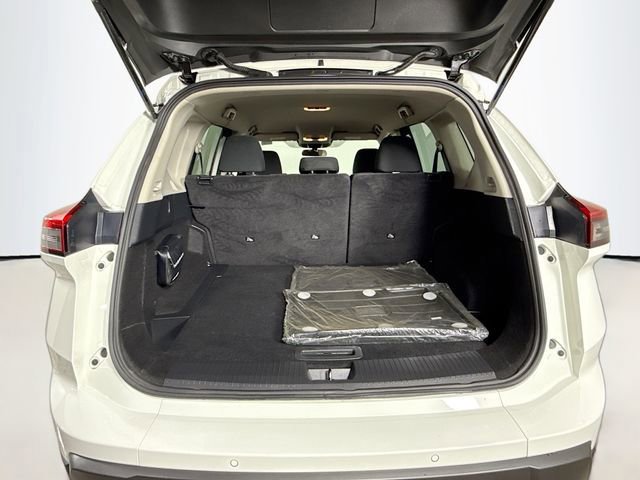 Used 2024 Nissan Rogue S image 23