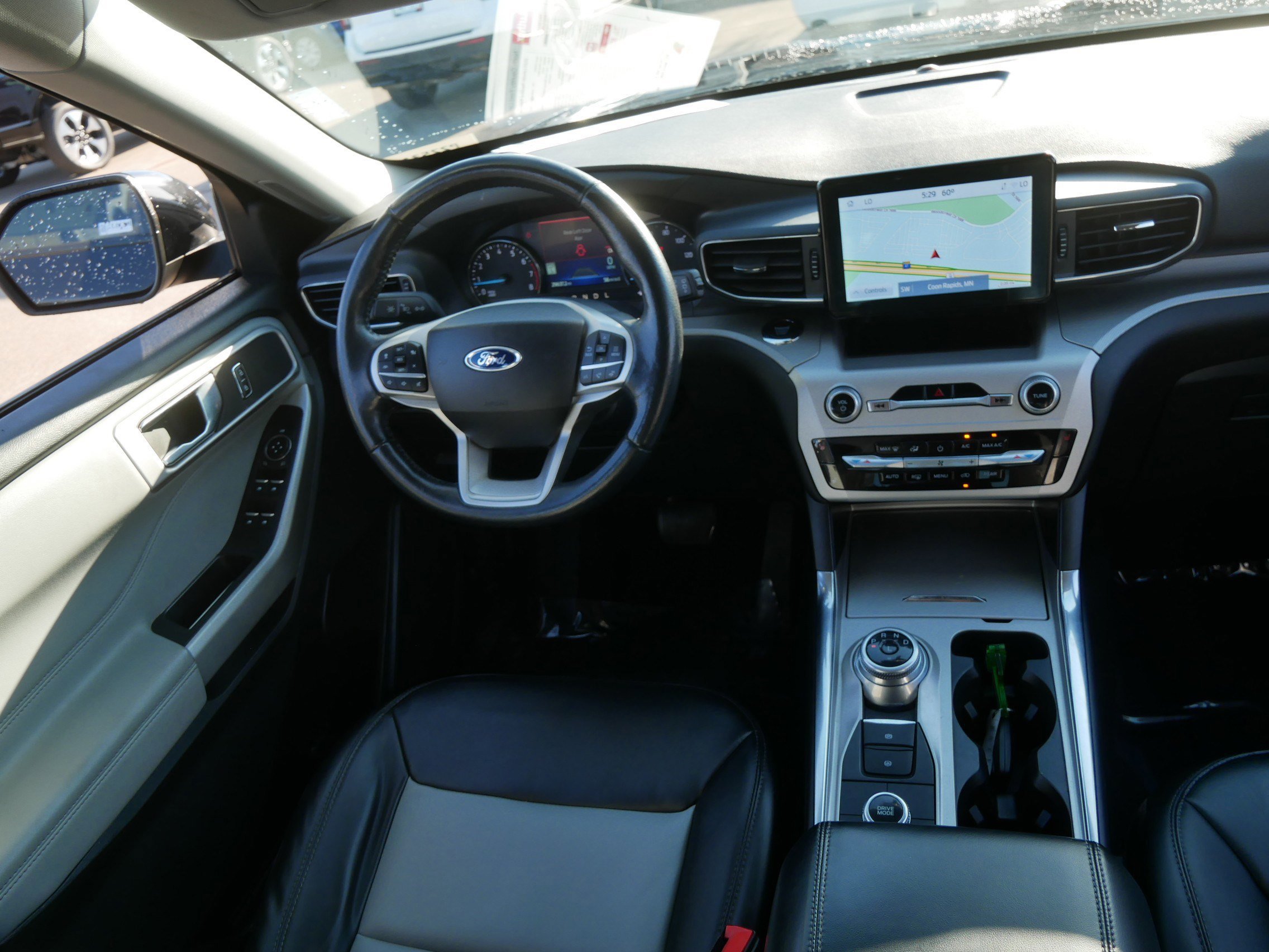 Certified 2022 Ford Explorer XLT w/ Equipment Group 202A image 9