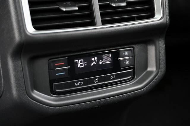 Used 2024 Volkswagen Atlas Peak Edition SEL image 23