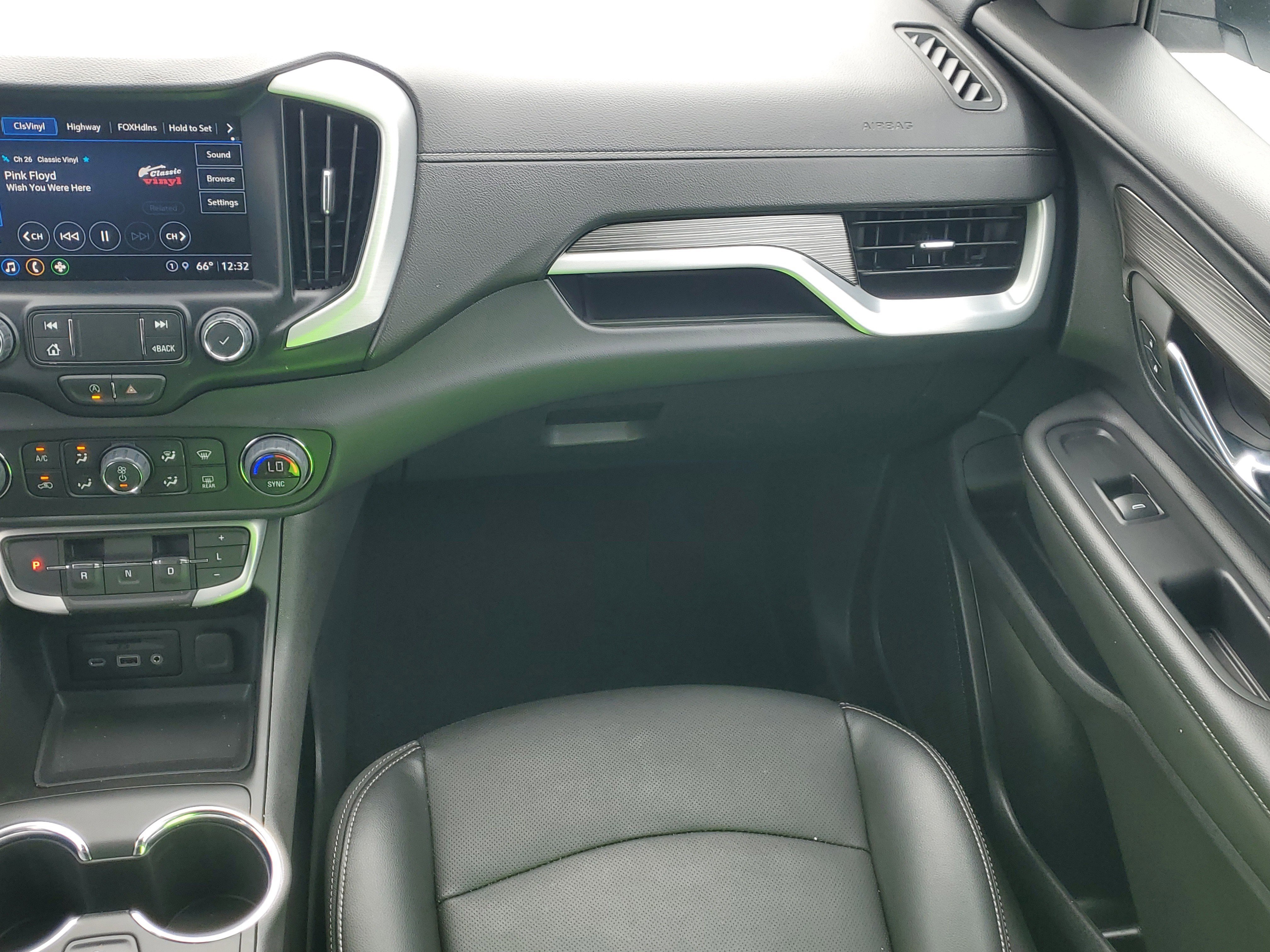 Used 2023 GMC Terrain SLT w/ Tech Package image 17