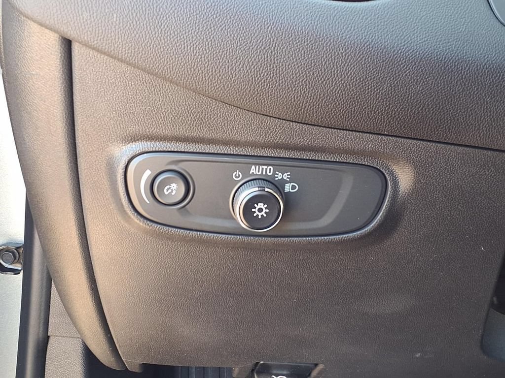 Used 2023 Chevrolet Equinox LT FWD image 22
