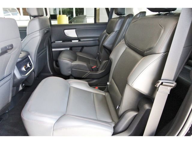 Certified 2025 Ford Expedition Active AWD/4WD image 13