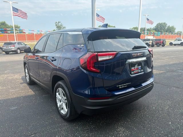 Used 2022 GMC Terrain SLE FWD image 6