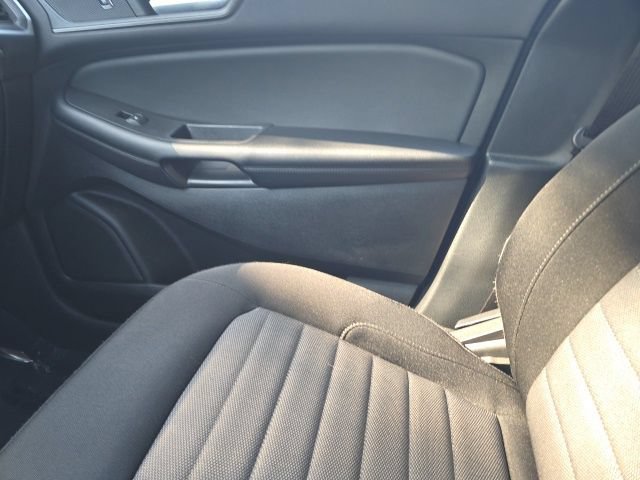 Certified 2022 Ford Edge SE w/ Black Appearance Package AWD/4WD image 14