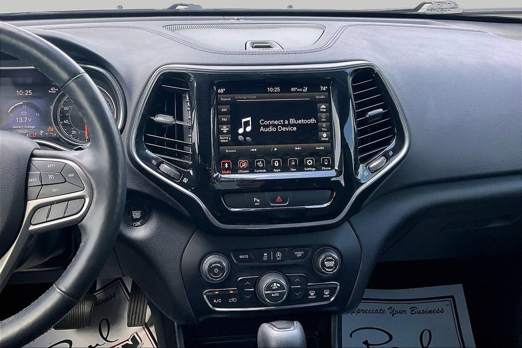 Used 2019 Jeep Cherokee Limited w/ Luxury Group FWD image 6