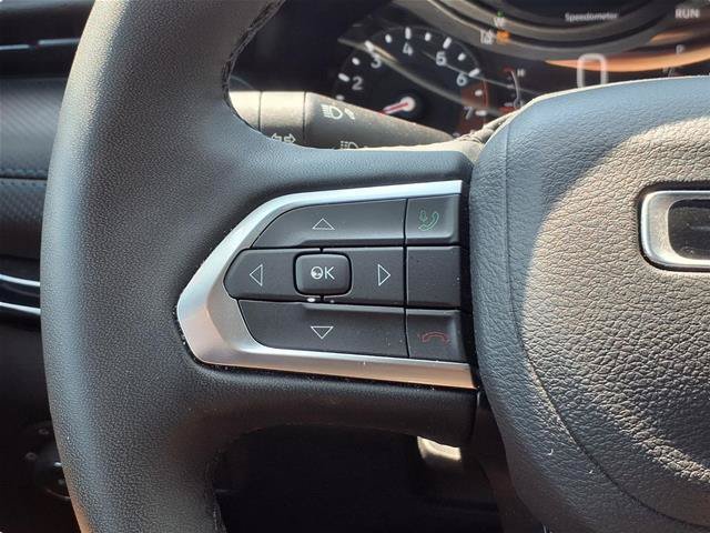 Used 2025 Jeep Compass Latitude w/ Altitude Special Edition AWD/4WD image 13