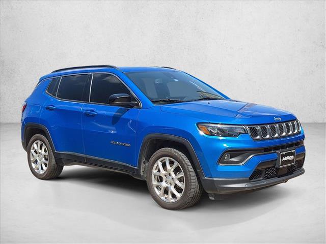 Used 2023 Jeep Compass Latitude w/ Sun and Sound Group AWD/4WD image 3