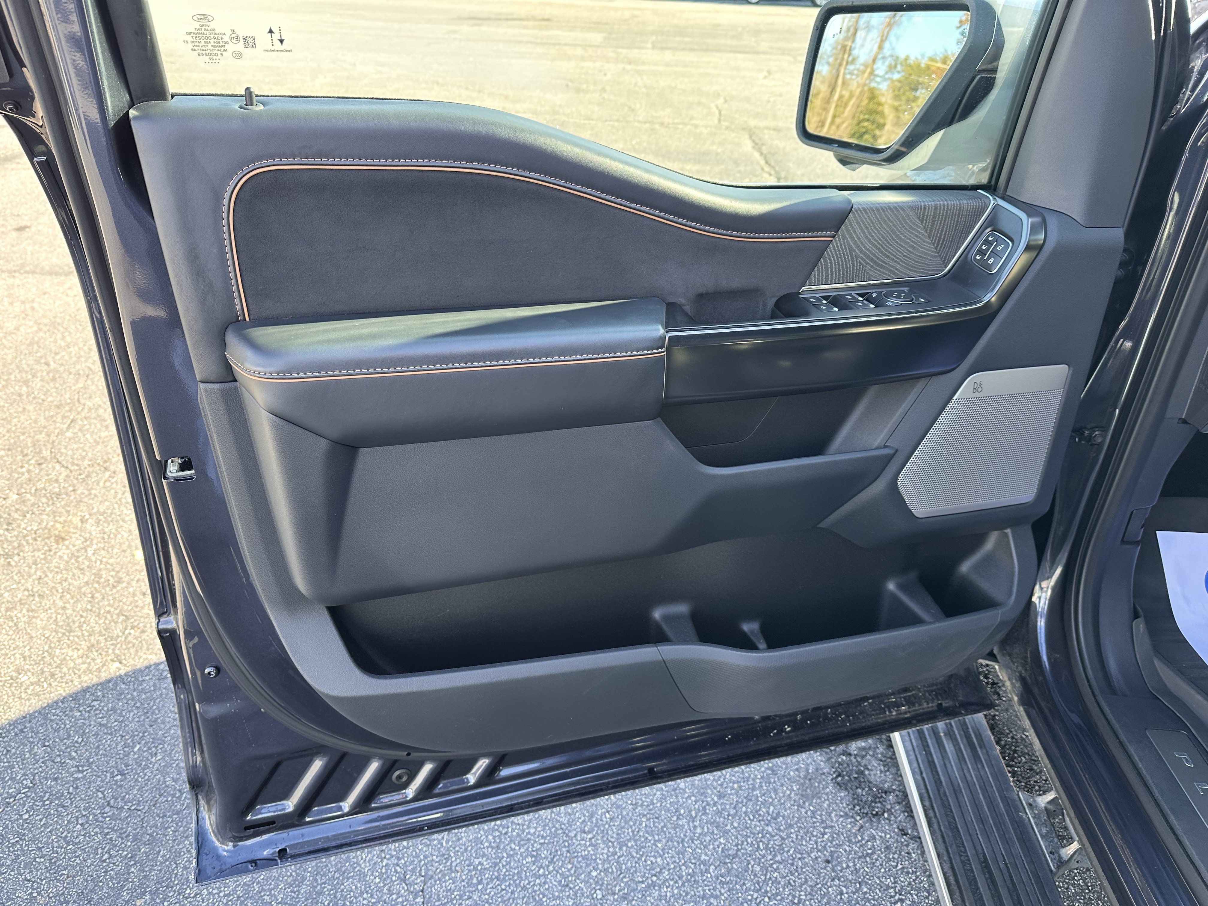 Certified 2022 Ford F150 Platinum w/ Trailer Tow Package AWD/4WD image 10