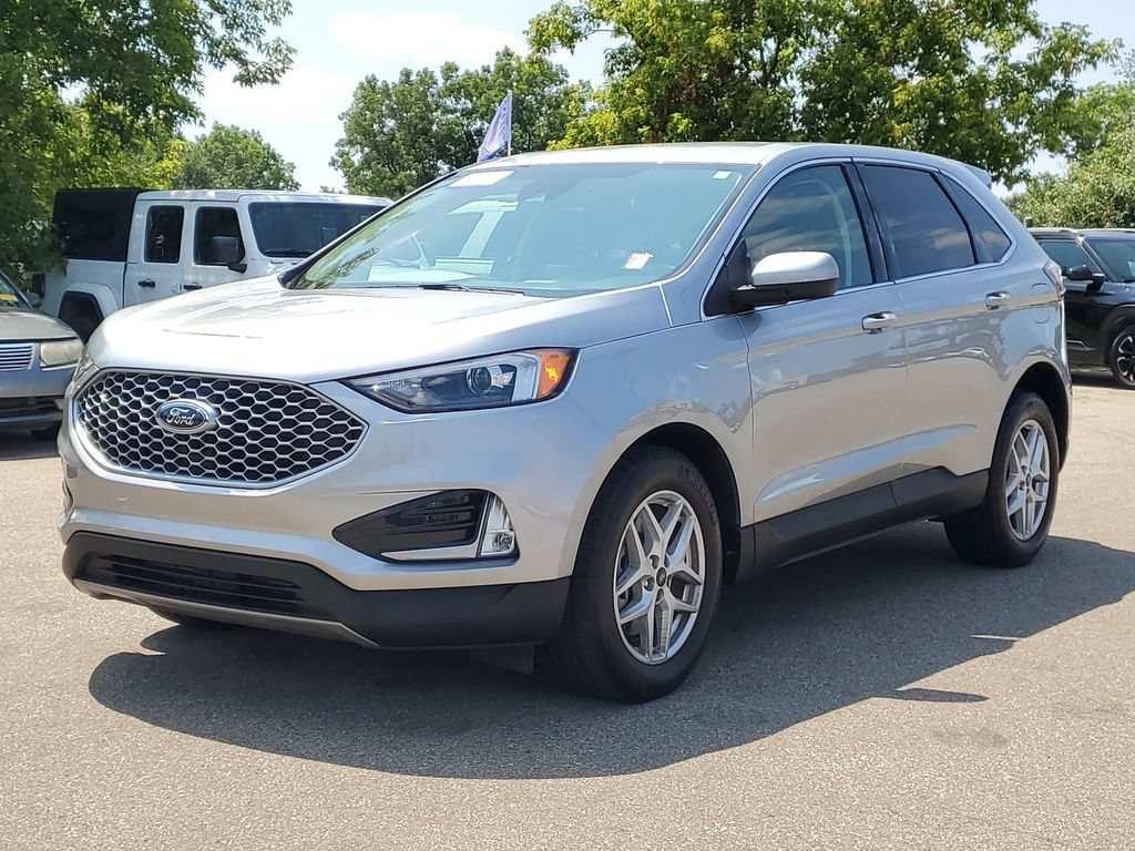 Certified 2023 Ford Edge SEL w/ Convenience Package AWD/4WD image 2