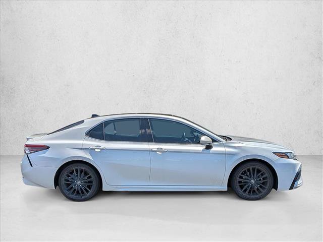 Used 2022 Toyota Camry XSE FWD image 5