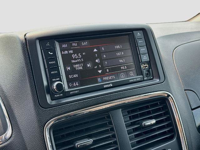Used 2018 Dodge Grand Caravan SE w/ UConnect Hands-Free Group FWD image 12