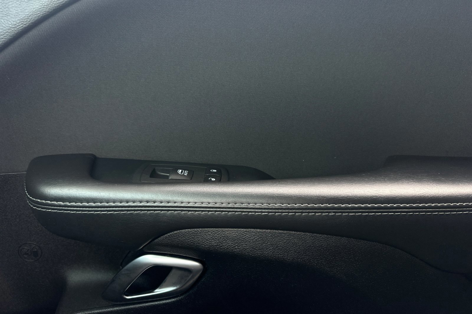 Used 2019 Dodge Challenger SXT w/ Blacktop Package image 17