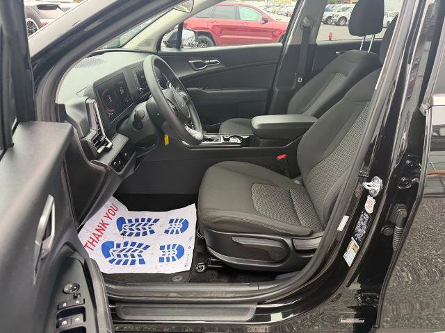 Used 2024 Kia Sportage LX image 11