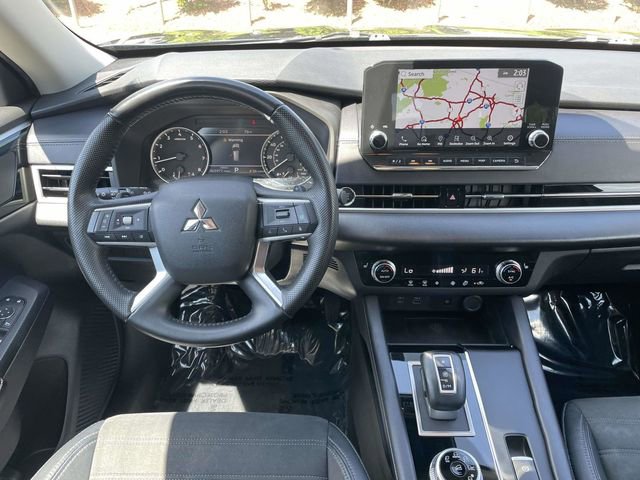 Used 2023 Mitsubishi Outlander SE FWD image 8