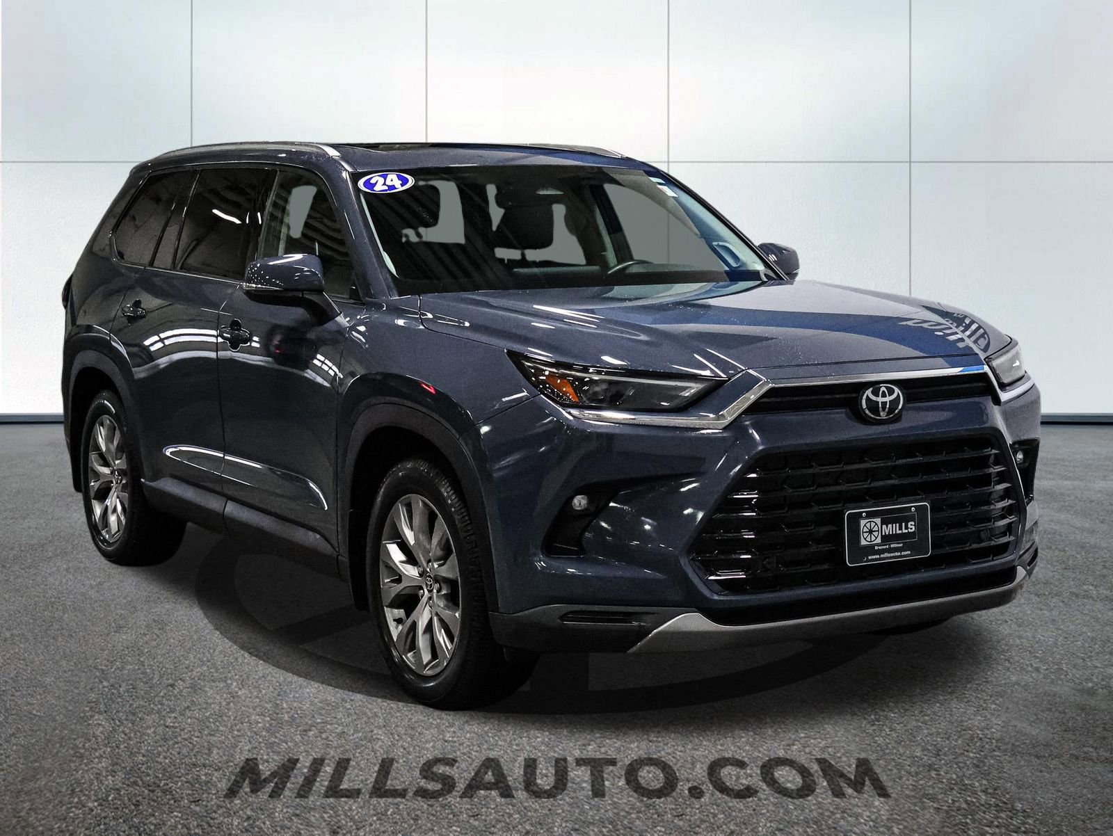 Used 2024 Toyota Grand Highlander Limited image 2